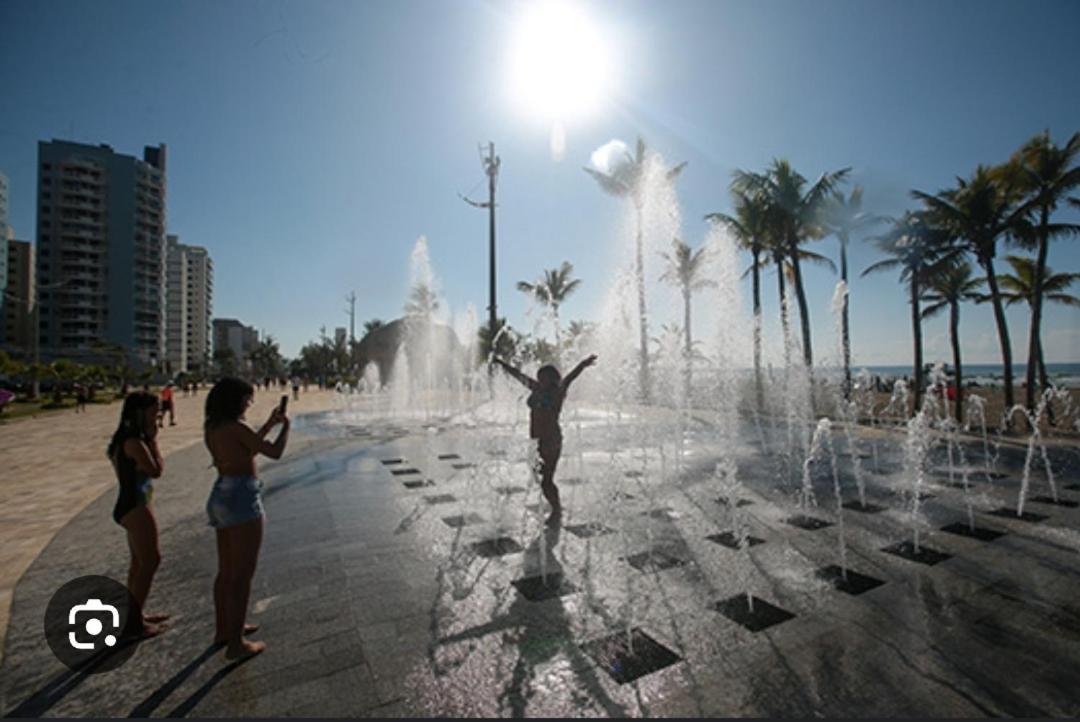 Ape Privilegiado No Centro Da Ocian E A 150M Da Praia E Feirinha, Com Wi-Fi E Garagem ! Praia Grande  Buitenkant foto